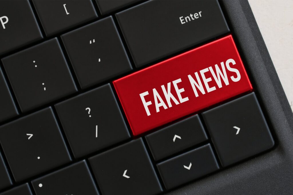 știri false școala de vară 2023